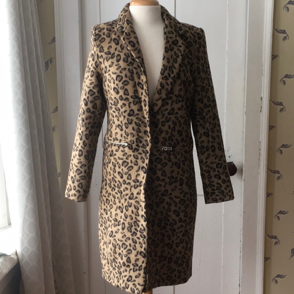 Kendall & Kylie leopard coat
